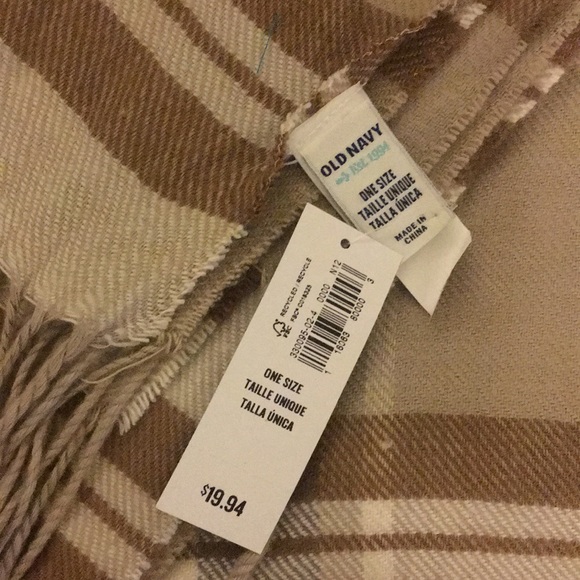 Two Checkered Shawl Wraps - Picture 6 of 6